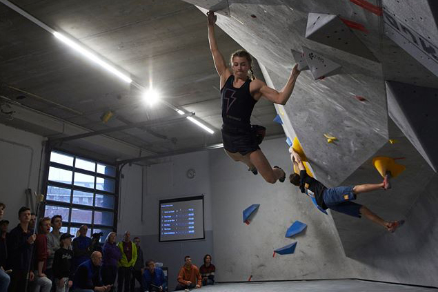 Tiba Vroom wint Boulder 4 - 2020. Foto Sytse van Slooten